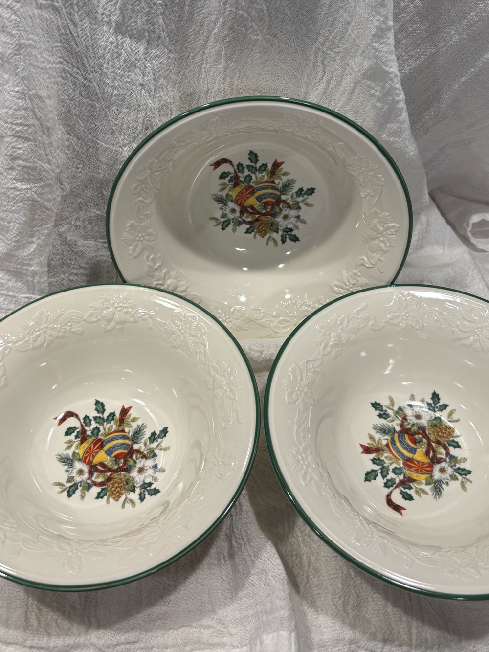 3 MIKASA Holiday Season Cereal Bowls DB 901 Christmas